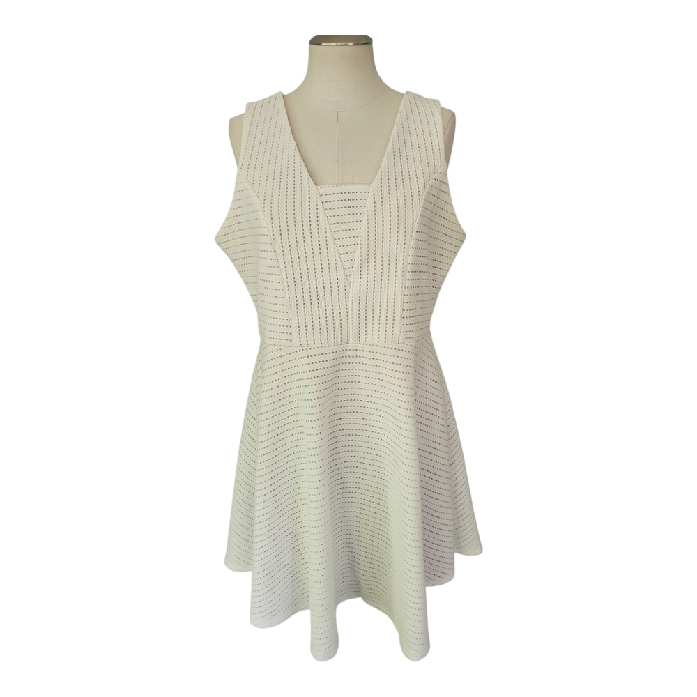 Maurices White Fit Flare Dress Textured V Neck Sleeveless Size 13 14 - Picture 2 of 10